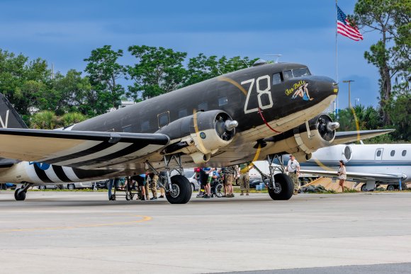 Â© Candid Memories By Ken Frazier