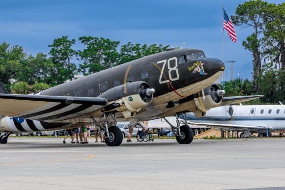 Â© Candid Memories By Ken Frazier