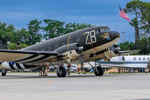 Â© Candid Memories By Ken Frazier