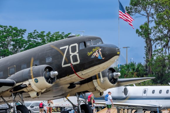 Â© Candid Memories By Ken Frazier