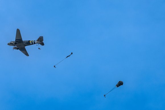 Â© Candid Memories By Ken Frazier