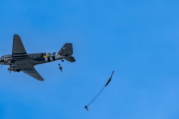 Â© Candid Memories By Ken Frazier