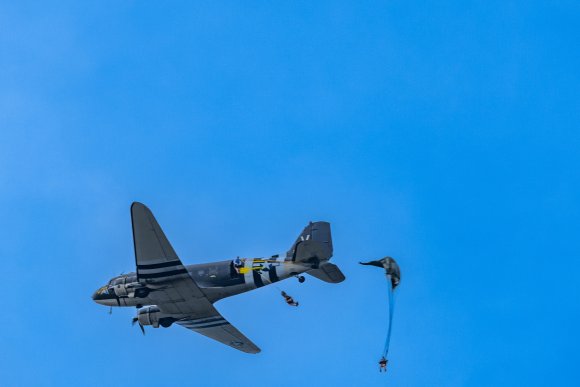 Â© Candid Memories By Ken Frazier